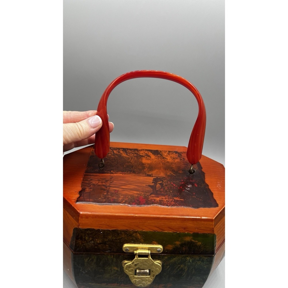 Vtg Wooden Octagon Purse Decoupage Forsyth Park Savannah Lacquered Lucite Handle - Picture 13 of 15